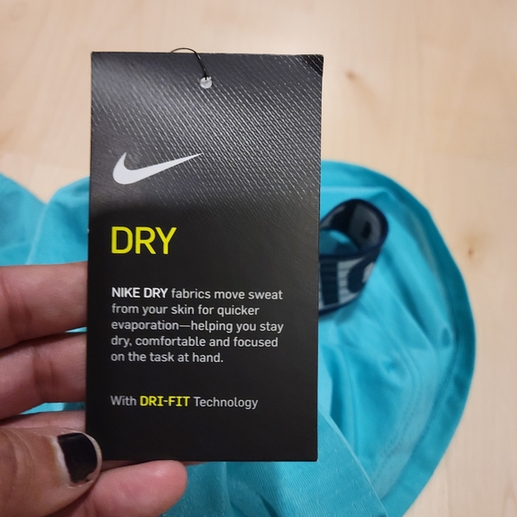 Nike T-strap Tank - Picture 7 of 7